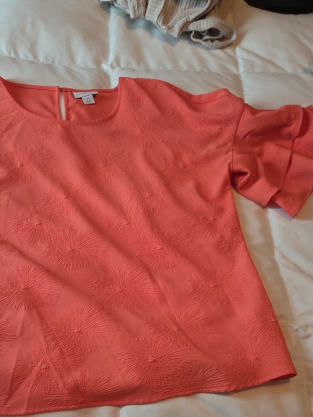Liz Claiborne Coral Short Sleeve Embroidered Top